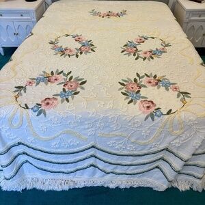 Vintage Cabin Craft Chenille Bedspread Floral Individually Crafted Queen